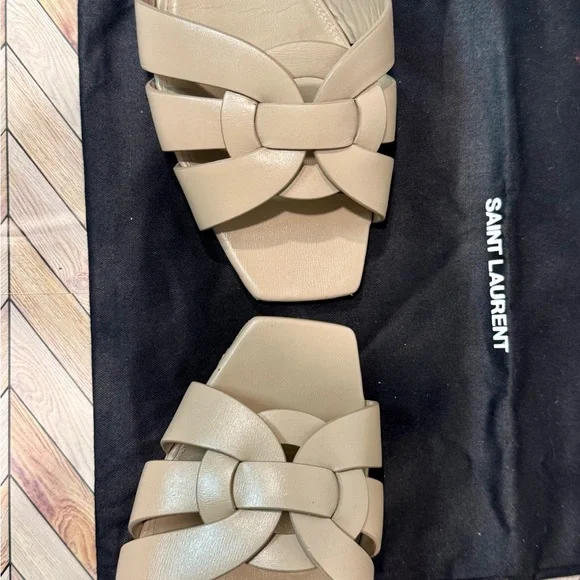 Saint Laurent Sandals Tribute Mules in Smooth Leather - Picture 4 of 12